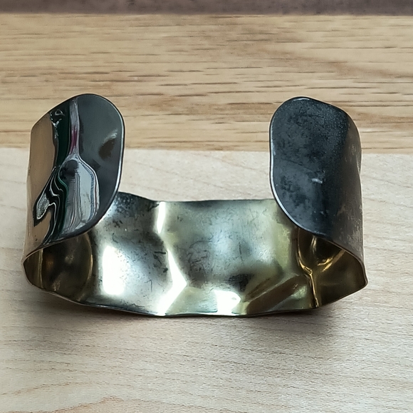 Open Cuff Bracelet Small Hammered Light Gold Tone Metal - Picture 5 of 12